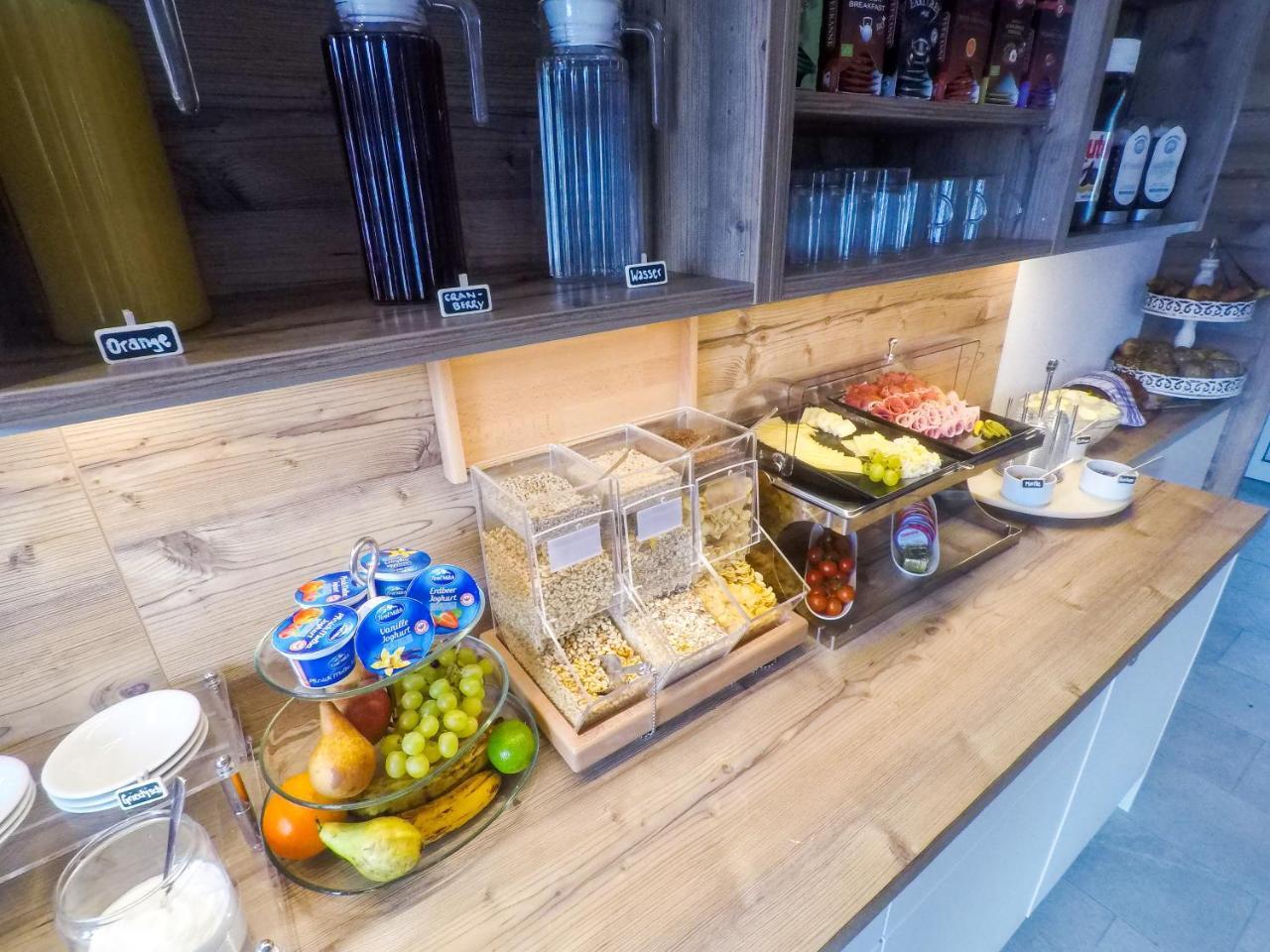 Collina Hotel Garni 나우더스 외부 사진